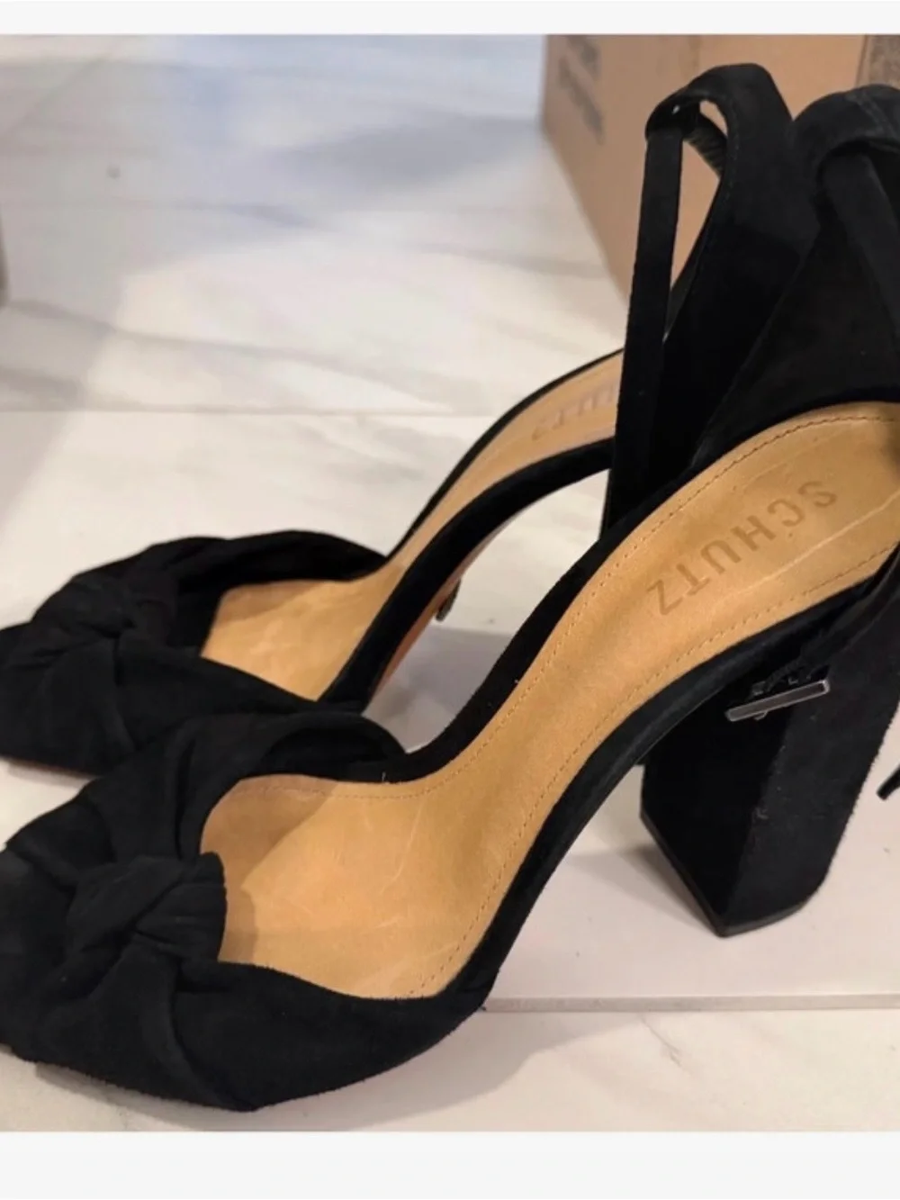SCHUTZ sophisticated black